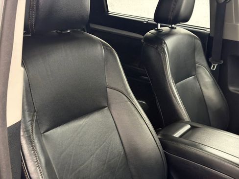 Used 2018 Toyota Highlander XLE image 11