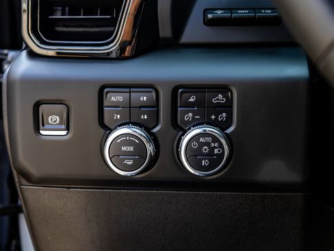 Used 2024 GMC Sierra 2500 AT4 w/ AT4 Premium Plus Package image 21