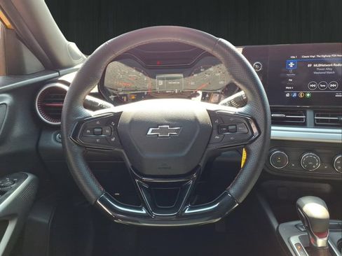 Used 2024 Chevrolet Trax RS w/ Driver Confidence Package FWD image 17