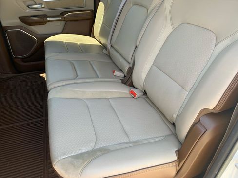 Used 2019 RAM 1500 Laramie AWD/4WD image 30