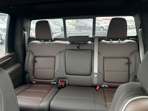 New 2025 GMC Sierra 2500 Denali w/ Denali Reserve Package image 31