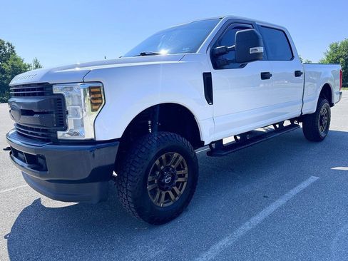 Used 2019 Ford F250 XLT AWD/4WD image 3