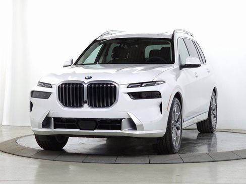 Used 2026 BMW X7 xDrive40i image 4