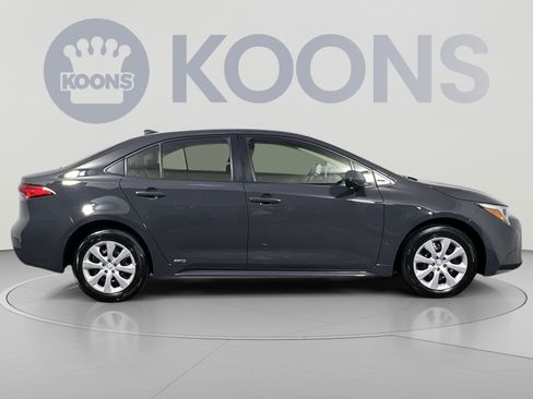 Used 2025 Toyota Corolla LE AWD/4WD image 12