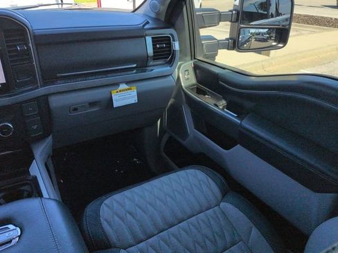 Used 2024 Ford F250 Limited image 16