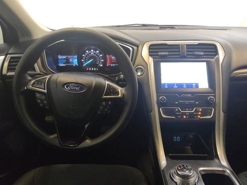Used 2020 Ford Fusion SE image 22