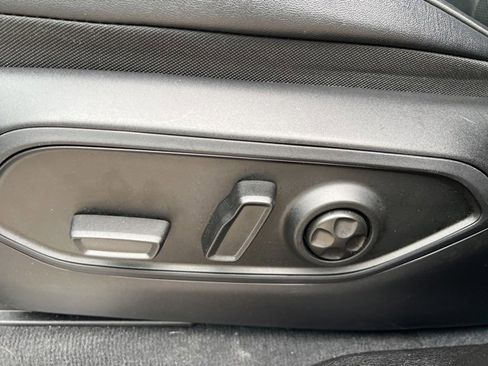 Certified 2023 Jeep Grand Cherokee Overland image 22