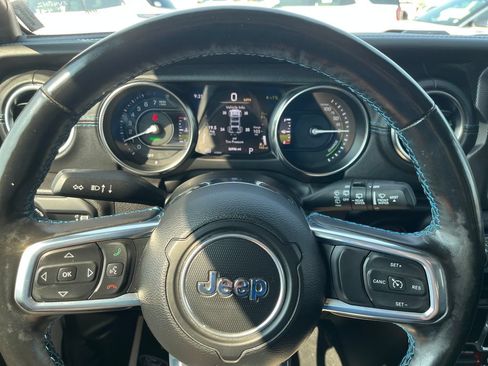 Used 2023 Jeep Wrangler Unlimited Rubicon 4xe w/ Cold Weather Group AWD/4WD image 14