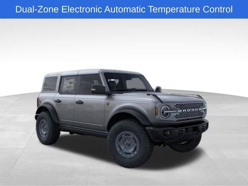 New 2025 Ford Bronco Badlands image 7