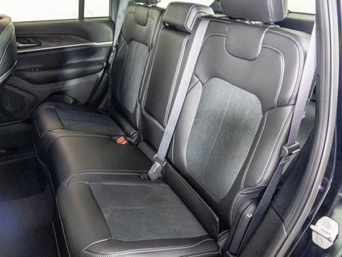 New 2026 Jeep Grand Cherokee Altitude AWD/4WD image 36