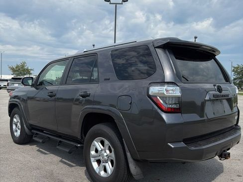 Used 2018 Toyota 4Runner SR5 RWD image 6