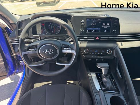 Used 2023 Hyundai Elantra SEL FWD image 15