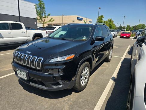 Used 2014 Jeep Cherokee Latitude w/ Cold Weather Group AWD/4WD image 1
