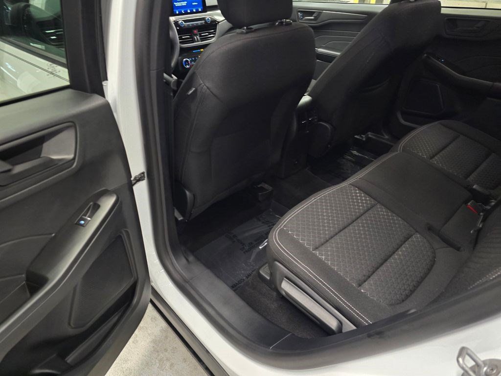Used 2024 Ford Escape Active AWD/4WD image 25