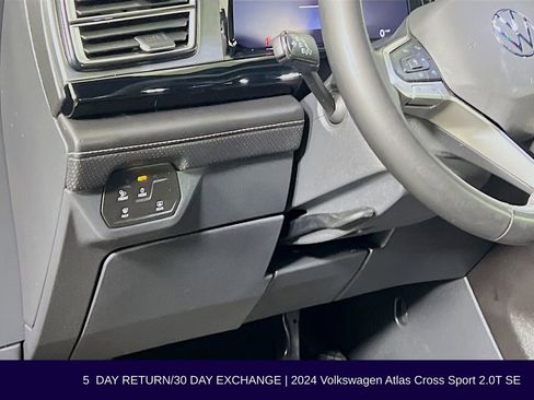 Used 2024 Volkswagen Atlas Cross Sport SE image 11
