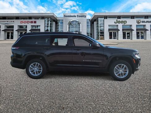 New 2025 Jeep Grand Cherokee L Laredo w/ Luxury Tech Group I RWD image 9