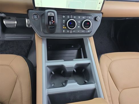 New 2026 Land Rover Defender 110 V8 image 25