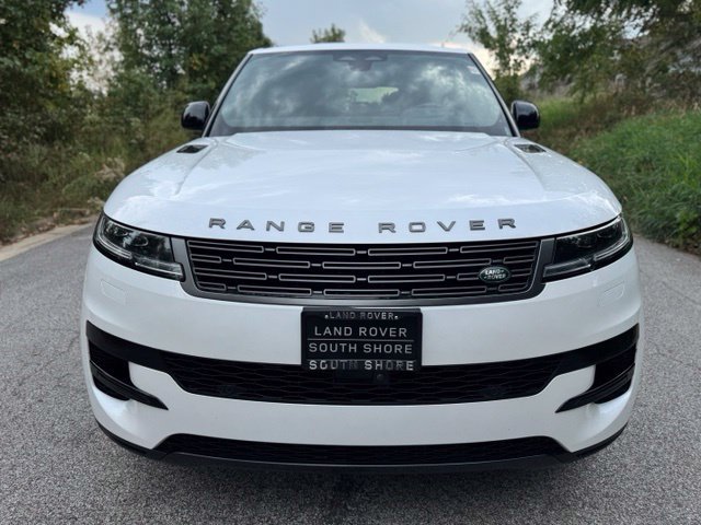 Used 2025 Land Rover Range Rover Sport SE AWD/4WD image 3