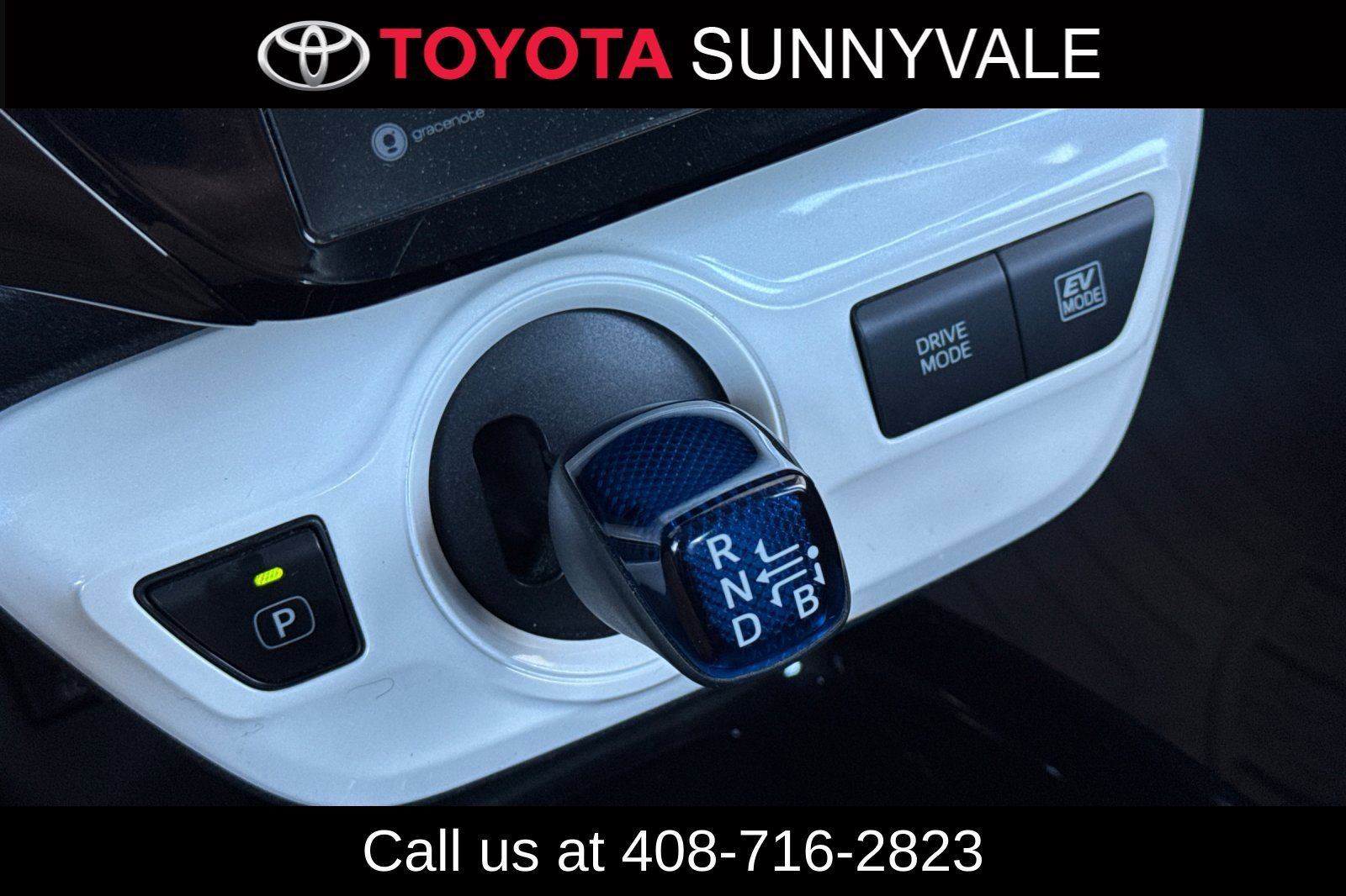 Used 2018 Toyota Prius Four Touring w/ Premium Convenience Package FWD image 27