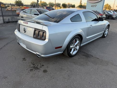 Used 2006 Ford Mustang GT RWD image 3