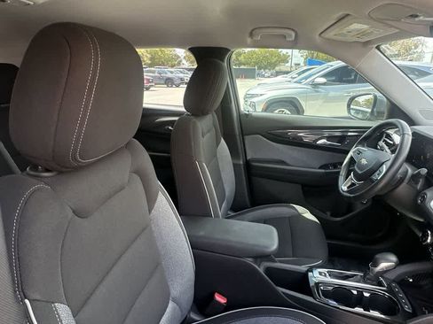 Used 2025 Chevrolet TrailBlazer LT w/ Convenience Package image 27