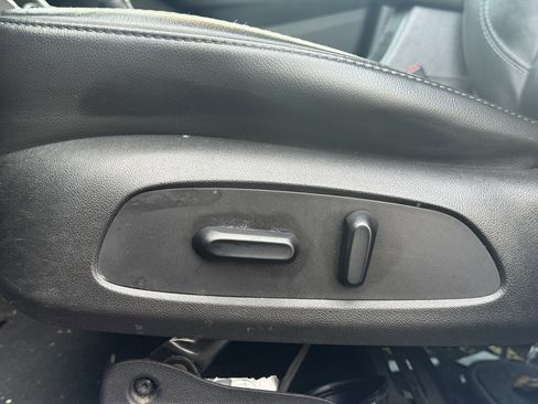 Used 2017 Chevrolet Cruze Premier image 12