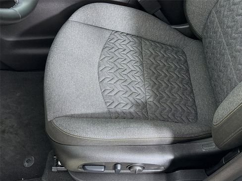 Used 2024 Chevrolet Equinox LT image 18