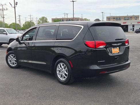 Certified 2023 Chrysler Voyager LX FWD image 17