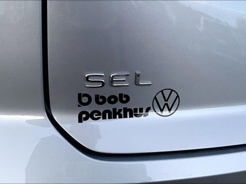 Used 2024 Volkswagen Atlas Cross Sport SEL R-Line image 8