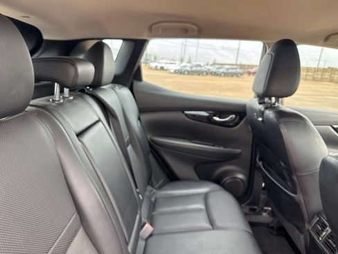 Used 2022 Nissan Rogue Sport SL FWD image 30