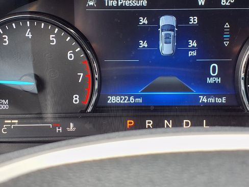 Used 2023 Ford Explorer XLT w/ Equipment Group 202A AWD/4WD image 18