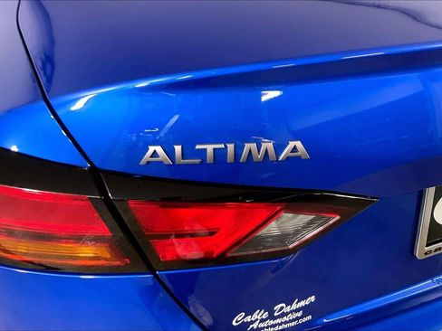 Used 2025 Nissan Altima 2.5 SV FWD image 8