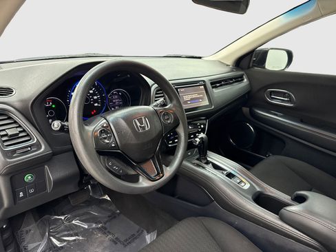 Used 2018 Honda HR-V EX image 18