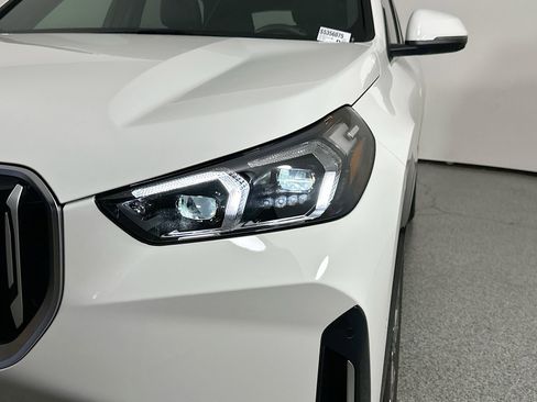 Used 2025 BMW X1 xDrive28i w/ Technology Package image 8