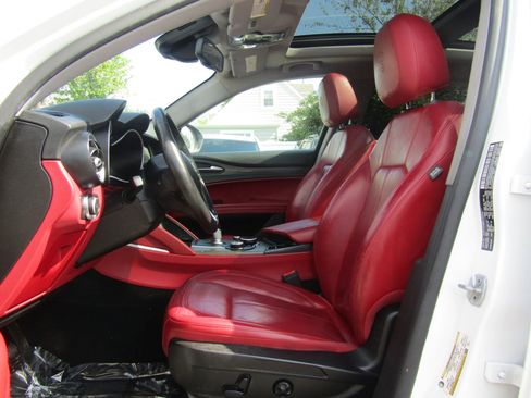 Used 2019 Alfa Romeo Stelvio Ti AWD/4WD image 11