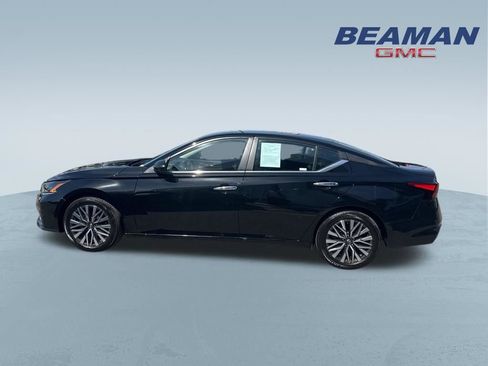 Used 2025 Nissan Altima 2.5 SV FWD image 4