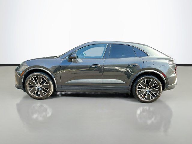 Certified 2025 Porsche Macan 4 Electric AWD/4WD image 2