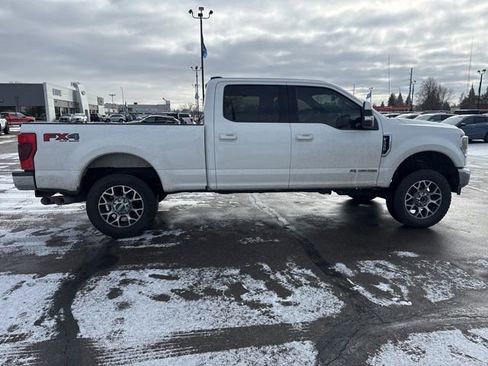 Used 2022 Ford F350 Lariat image 11