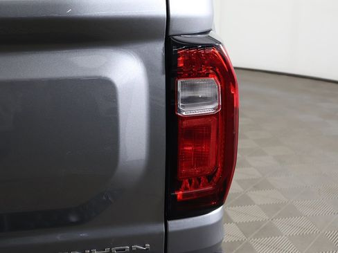 Used 2023 GMC Canyon Denali image 20