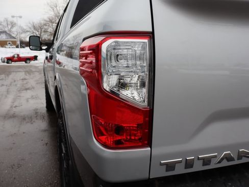 Used 2018 Nissan Titan PRO-4X image 29