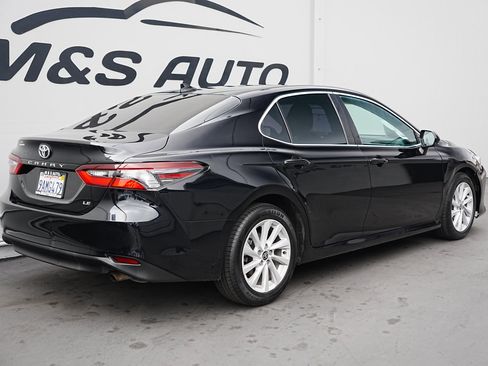 Used 2021 Toyota Camry LE image 4