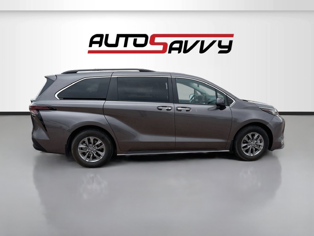 Used 2023 Toyota Sienna XLE w/ XLE Plus Package AWD/4WD image 8