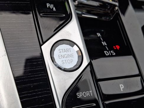 Used 2025 BMW X6 M60i image 15