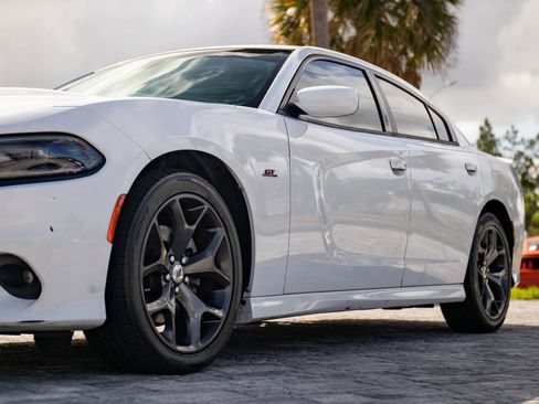 Used 2019 Dodge Charger GT RWD image 9