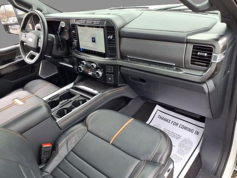 Used 2024 Ford F250 Platinum image 12