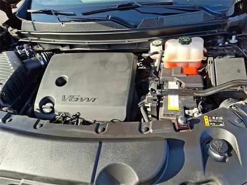 Certified 2023 Chevrolet Traverse LT w/ LPO, Floor Liner Package image 22