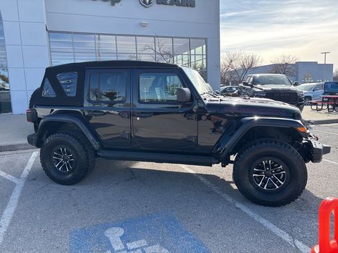 Used 2024 Jeep Wrangler Unlimited Rubicon image 37