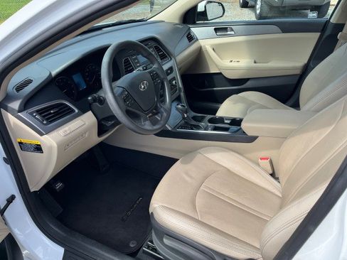 Used 2015 Hyundai Sonata SE FWD image 13