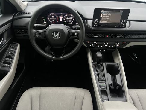 Used 2024 Honda Accord EX image 31