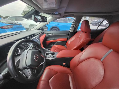 Used 2020 Toyota Camry XSE FWD image 10